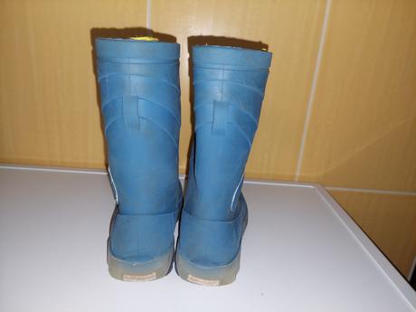 Gumáky, lupilu,26