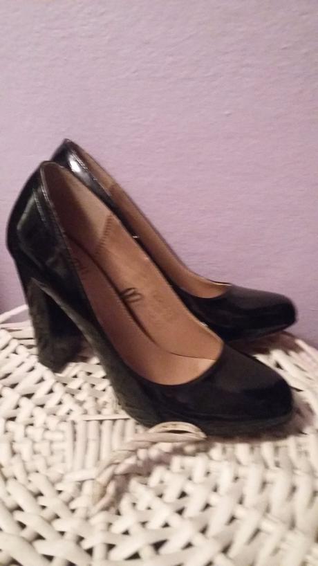 Lakovane lodicky, 38