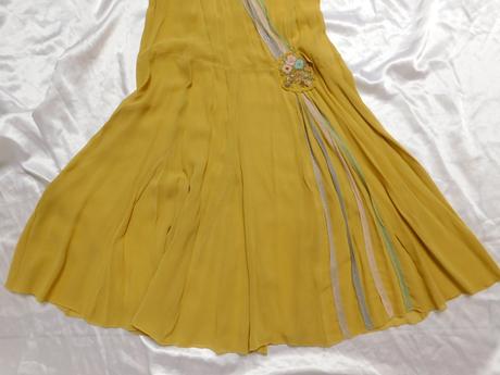 Luxusne hodvabne šaty, 38