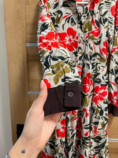 Kvietkované šaty, m