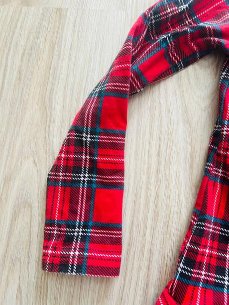 Krásne kárované šaty značky zuppa, pc 45 eur, 146