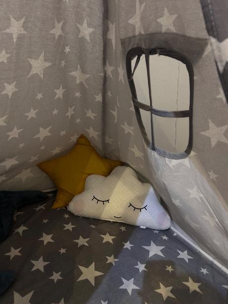 Teepee stan s hviezdičkami, 