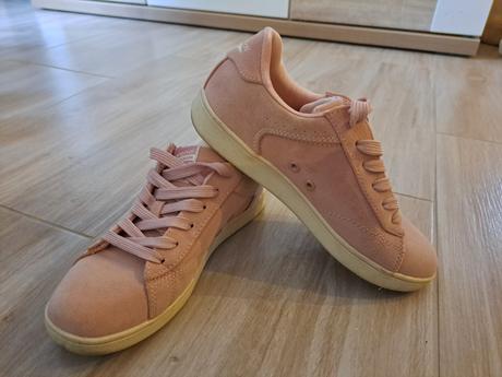 Ružové topanky, graceland,36