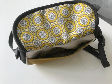 Kabelka crossbody, 