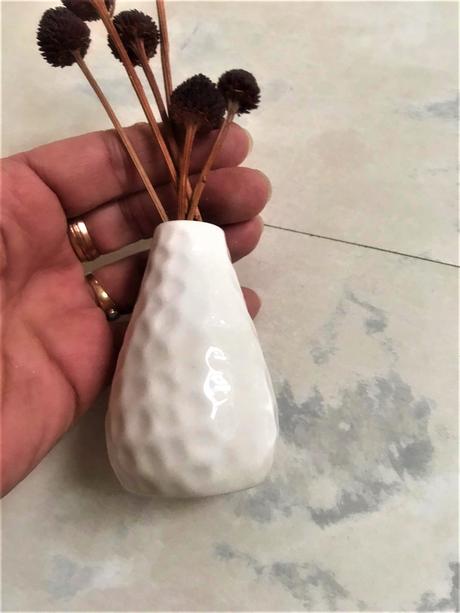 Porcelánová vázička,