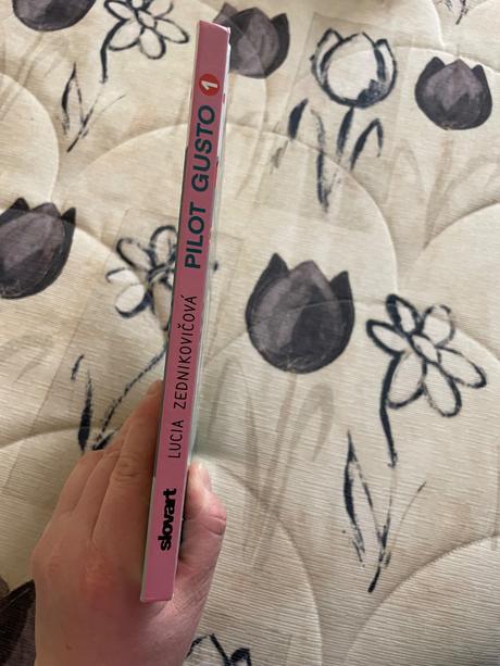 Kniha-gusto pilotom, 