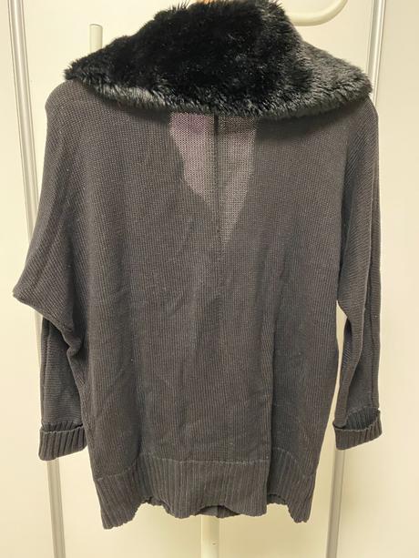 Sveter jones s kožusinkou, 34