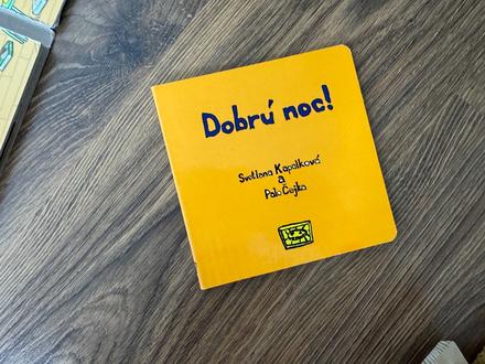 Kniha dobrú noc od kapalkovej,