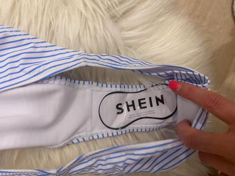 Bielo-modre plavky, 38