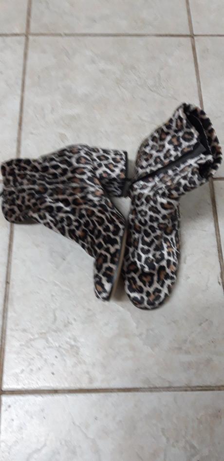 Kotnikove prechodne cizmy 37, 37