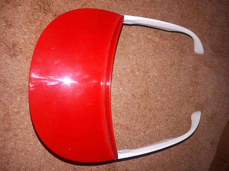 Okuliare so šiltom, 