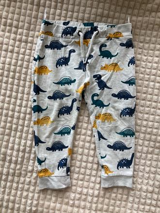 Dino tepláky, c&a,92