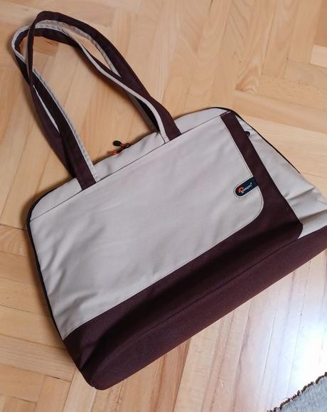 Dámska taška na notebook, lowepro