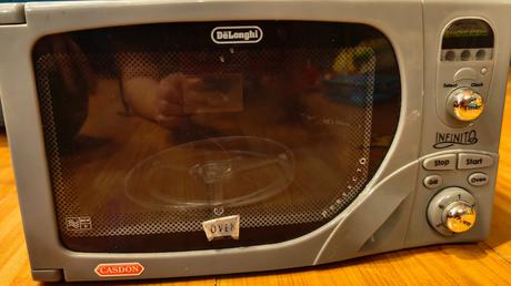 Predám detskú kuchynku aj s chladničkou a mikrovln, 