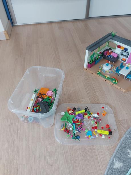 Playmobil obrovská vila+bazén+hosťovský dom+auto, 