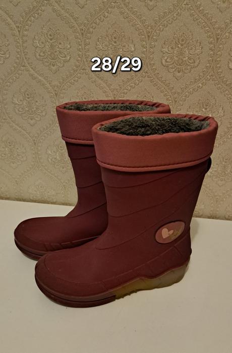 Gumáky, lupilu,28