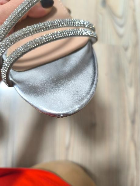 Spoločenské sandále, 37