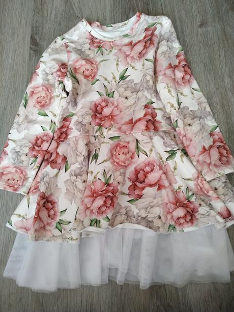 Šaty slávnostné, 110