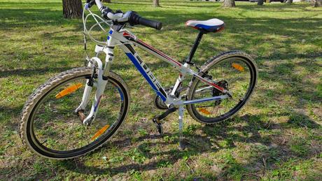 Bicykel cube 240, 24