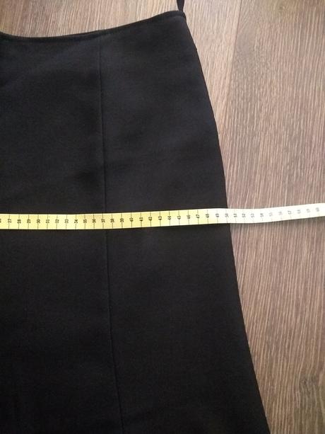 Elegantná čierna sukňa 42, 42
