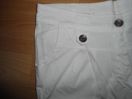 Biele tenke kratasy, s