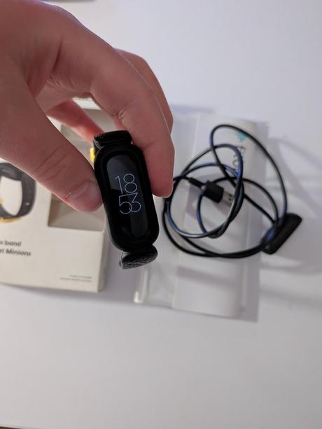 Fitbit ace 3 minions special edition,