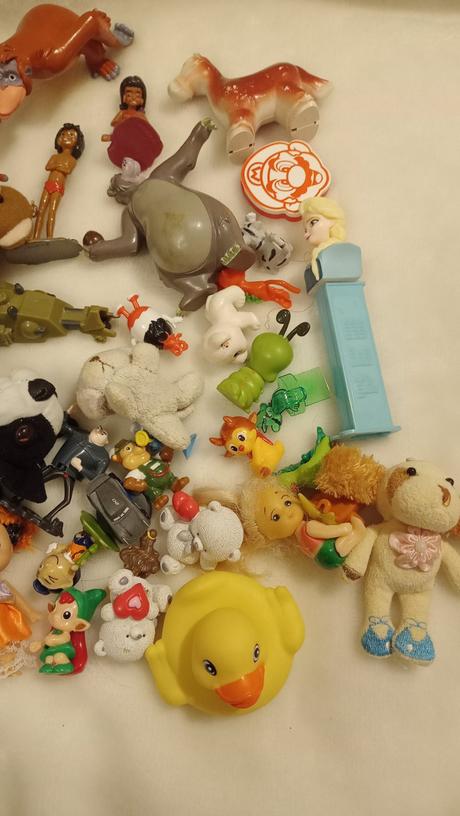 Mix postavicky,figurky,aj disney, 