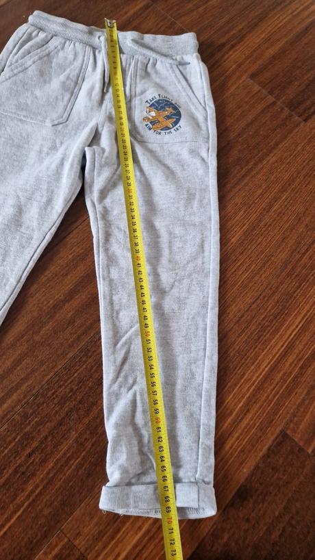 Tepláky ako nové, 122