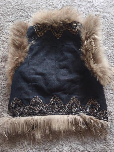 Nádherná vesta s líšky myvalovej, s