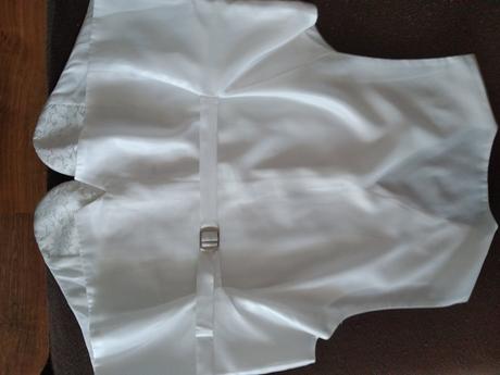 Svadobná vesta a kravata, 52