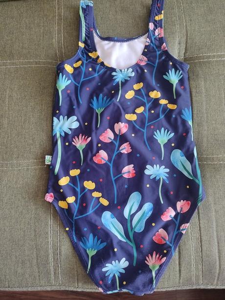 Detské dievčenské plavky, 134