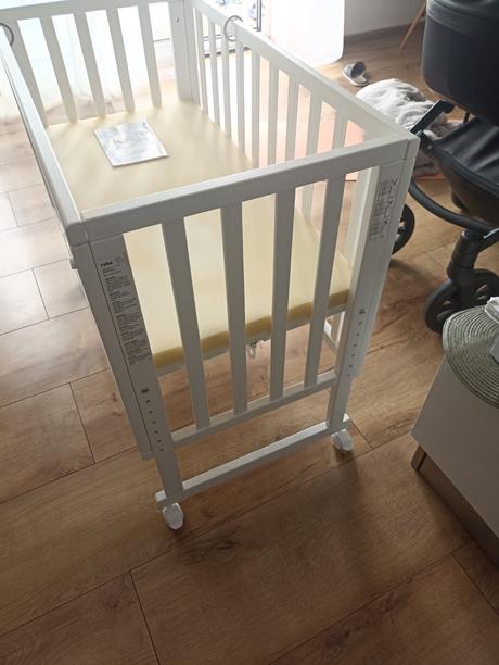 Predám detskú postieľku, šírka (cm): 60,dĺžka (cm): 90