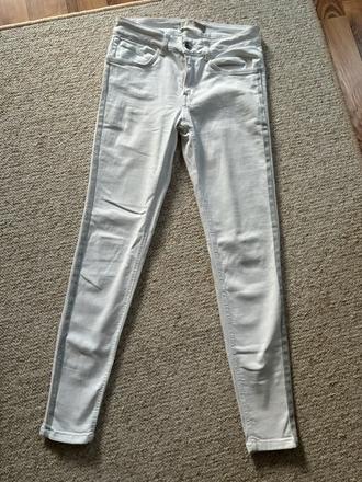 Biele úzke džínsy s bočnými pruhmi od značky zara, zara,m