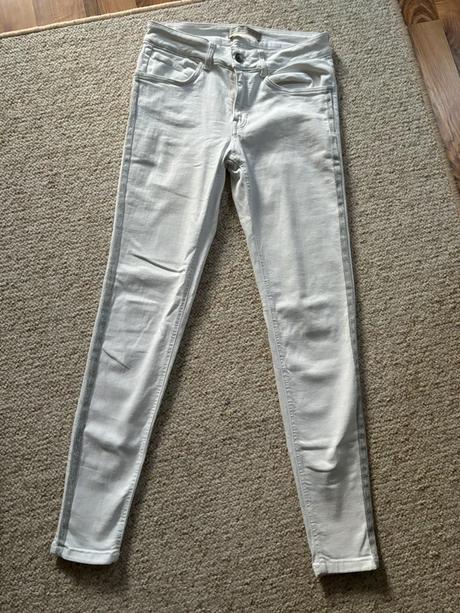 Biele úzke džínsy s bočnými pruhmi od značky zara, zara,m