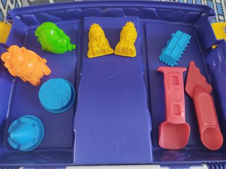 Formičky a krabica na hru s kinetickým pieskom, 