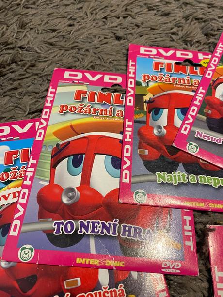 Dvd autíčka 6,8 a finley požární autíčko 0,4,7,8, 
