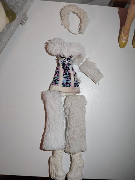 Abbey bominable doplnky, 