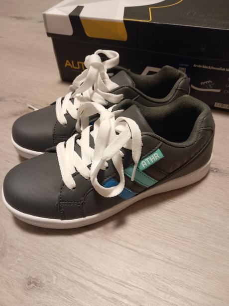 Tenisky, authority,33