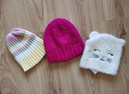 3x dievčenská čiapka, 92