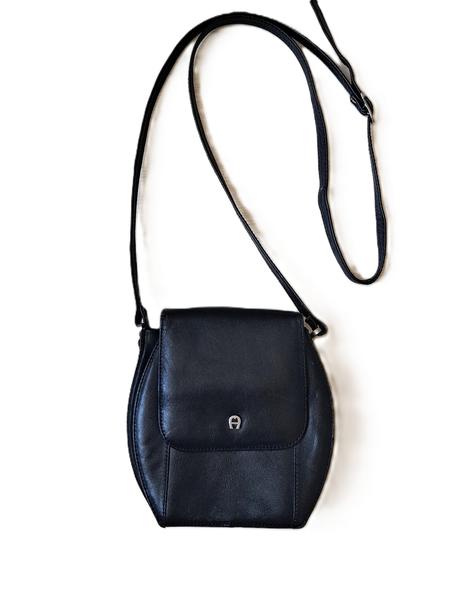 Dámska kožená crossbody kabelka zn. aigner,