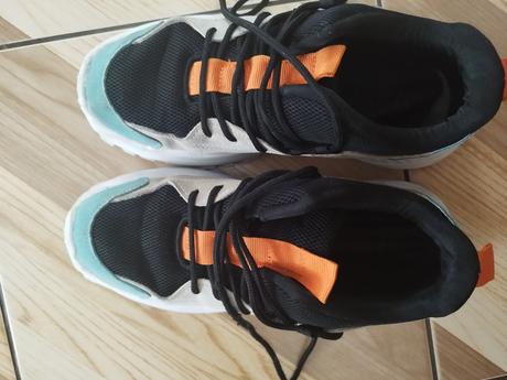 Moderné tenisky, 37