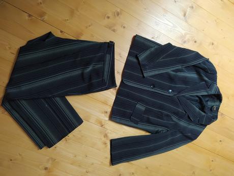 Dámsky čiernozeleny kostým veľkosť 48, 48