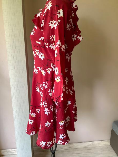 Krásne letné šaty boohoo/121, 38