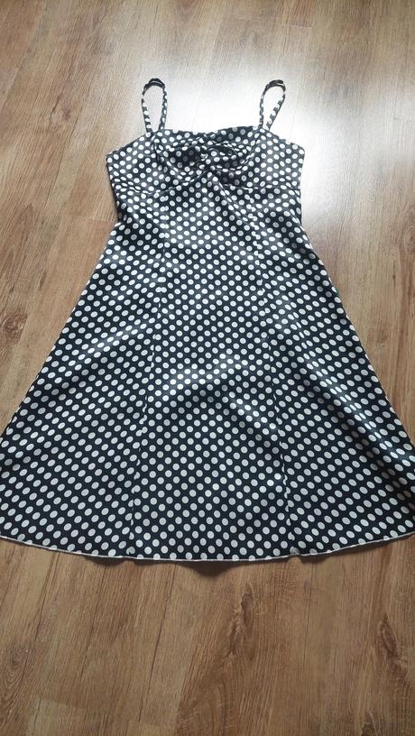 Gulkovane cierno biele saty, 36