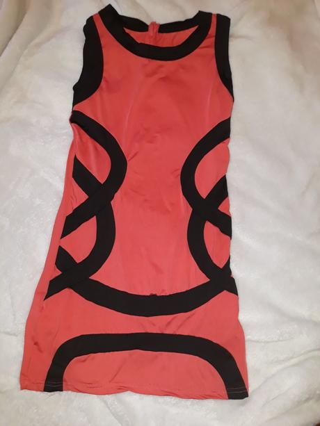 Zostihlujuce mini saty/top, s