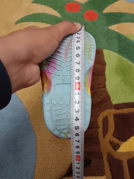 Crocs, 24