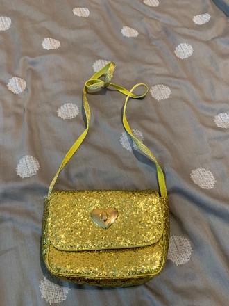 Zlatá kabelka, takko