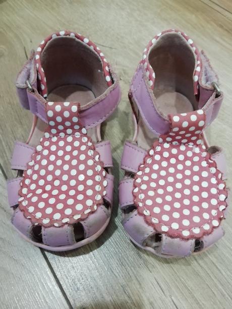 Sandalky, kornecki,19