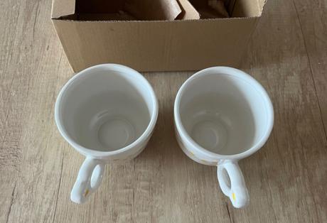 Nový biely keramický hrnček s kvetmi, 