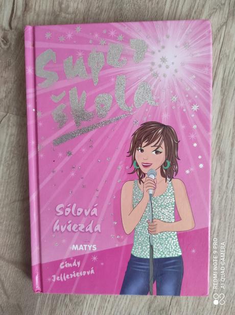 Super škola číslo 7 sólová hviezda, 